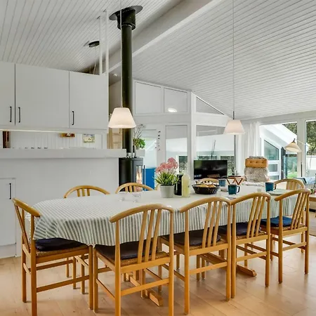 Gladis - 900m From The Sea By Interhome Saltum