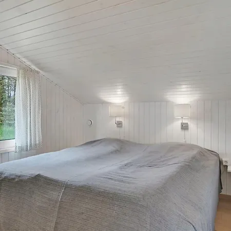 Gladis - 900m From The Sea By Interhome